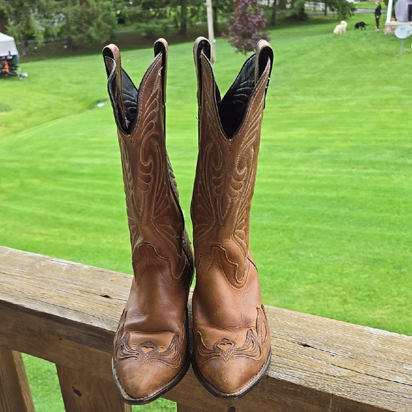 Laredo Shoes - Laredo Womens Brown Western Heart Wings Cowboy Boots 8 M